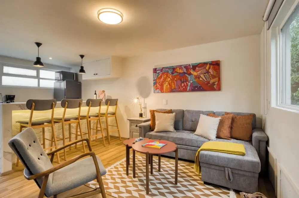 Comfy Apartment with Leafy Views by Tasman