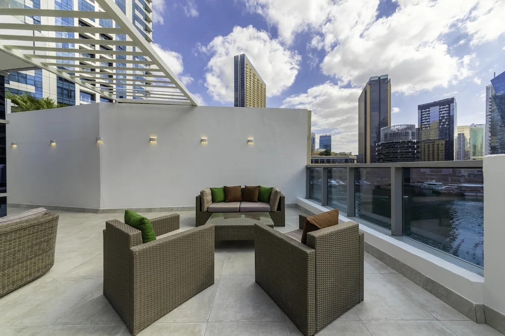 Maison Privee - Stunning 3-Floor Villa with Kids Room & Rooftop Terrace over Dubai Marina