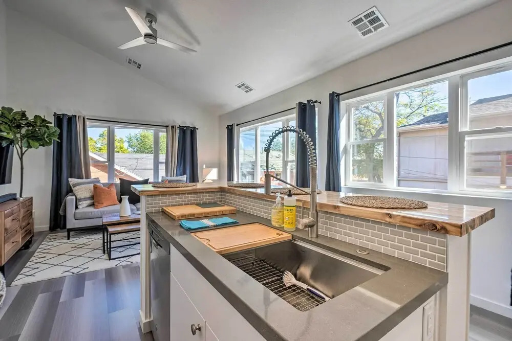 Modern Midtown Haven w/ Garage: Mt Rose Day Trips!