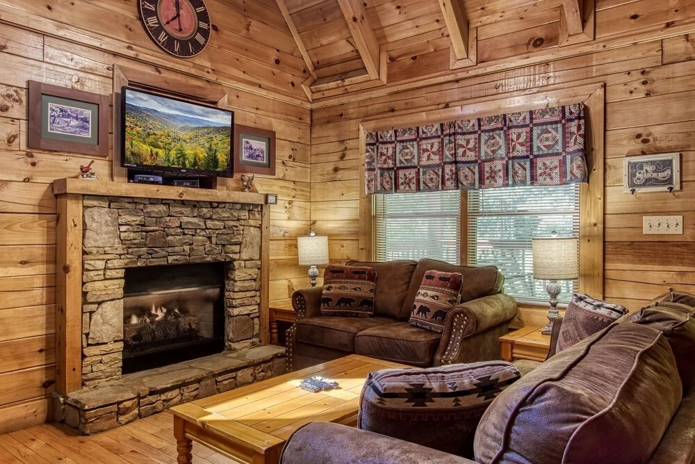 ER227 - Bearry Nice Great Location - Close To Town! 1 Bedroom Cabin by RedAwning