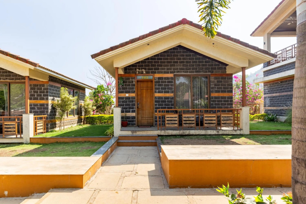 La Sole Couple Stays by LonaVilla