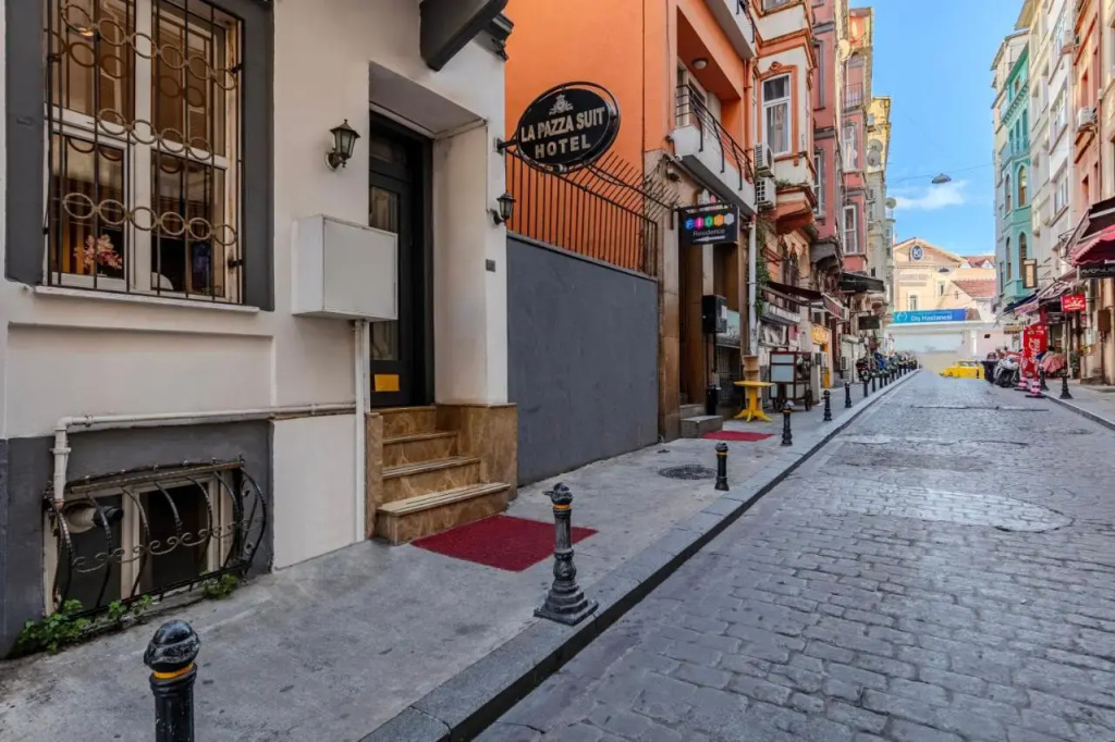 La Pera Suites Hotel
