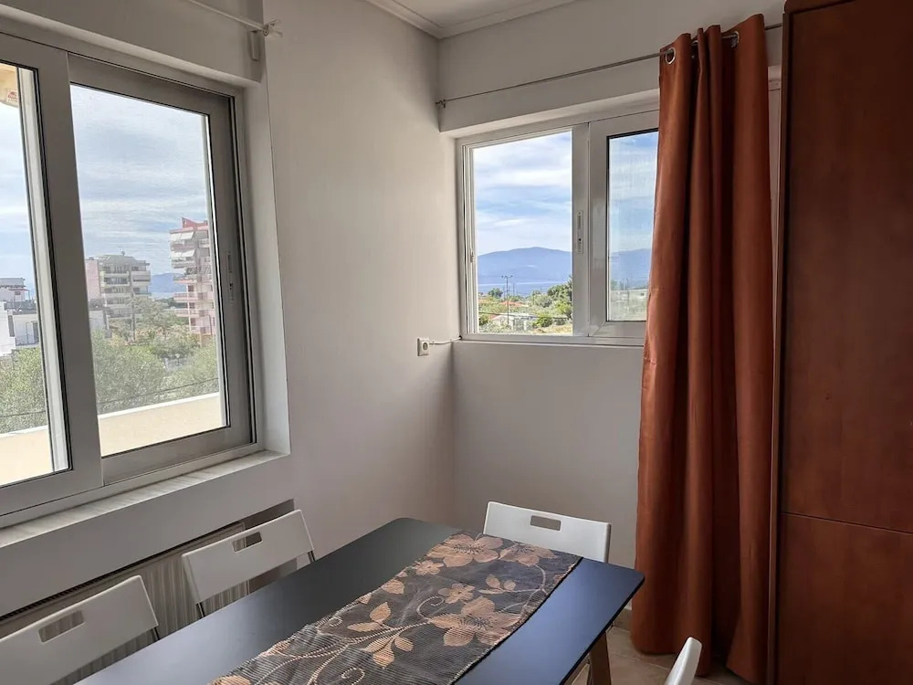 VerGian Brand New Apt at Agioi Theodoroi