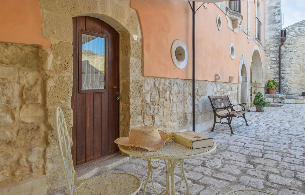Amazing Home in Ragusa With 4 Bedrooms, Wifi and Outdoor Swimming Pool