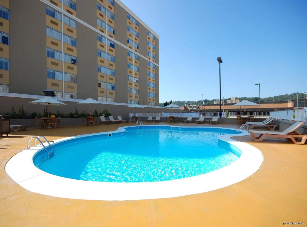 Quality Inn & Suites Charleston - Civic Center