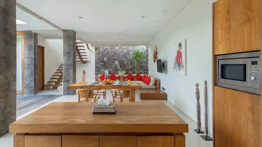 Stunning 2 Br Pool Villa With Rooftop In Seminyak