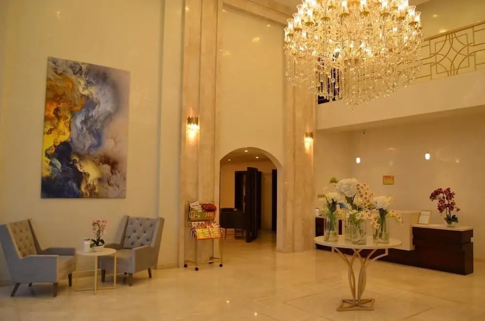 Larissa Suites