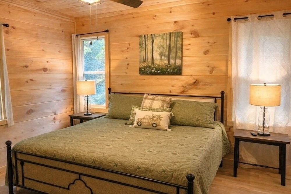 Shamrock Valley 1 Bedroom Cabin