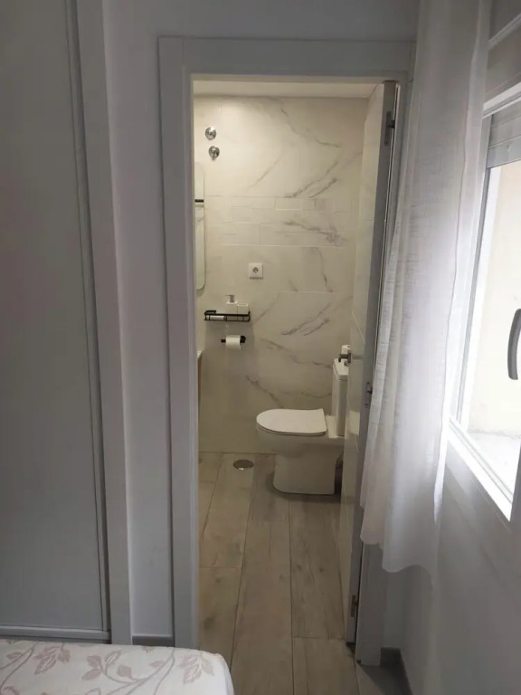 Charming Apartment up to 4 Persons 3 min to Metro