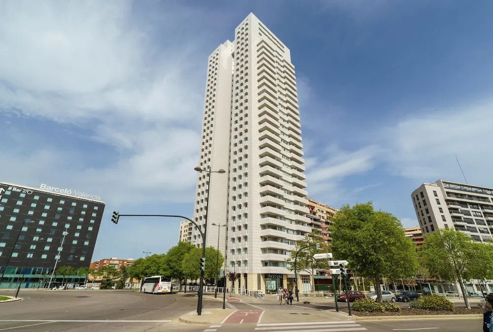 Like Apartments XL