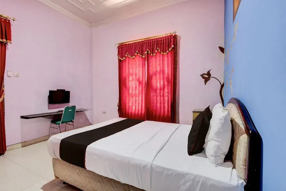 Hotel O Solo near RS JIH Solo formerly Azifa Inn