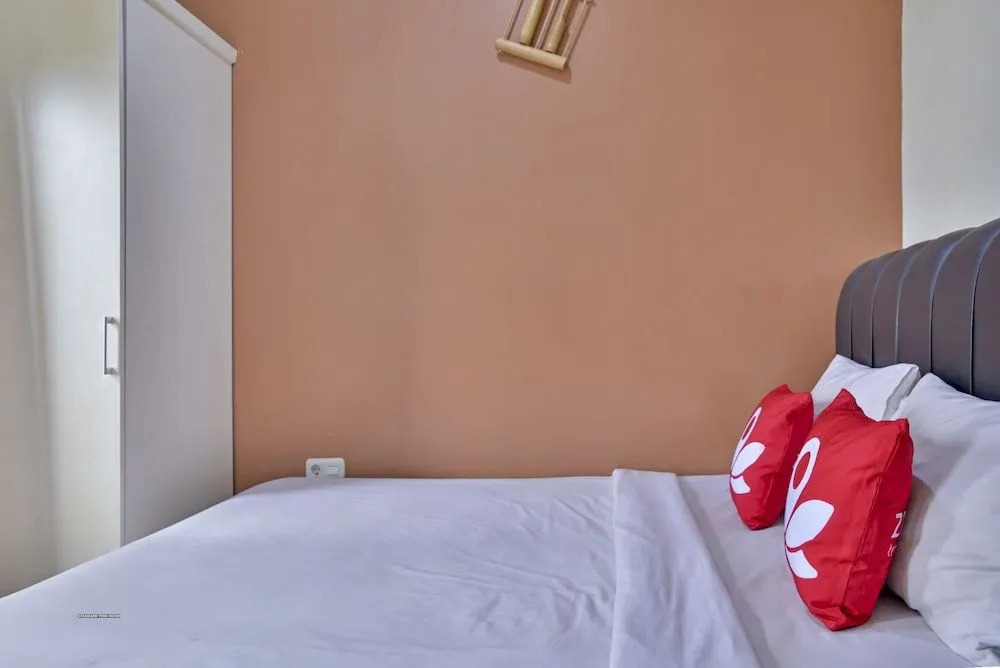 ZEN Rooms Sukasari Gegerkalong