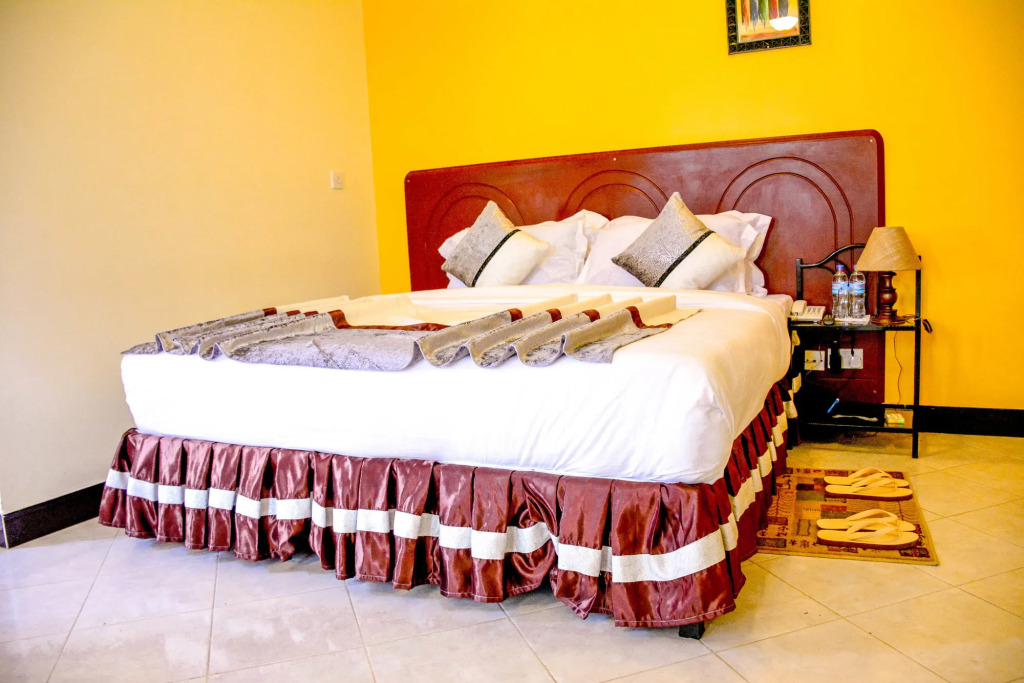 Crest Safari Lodge