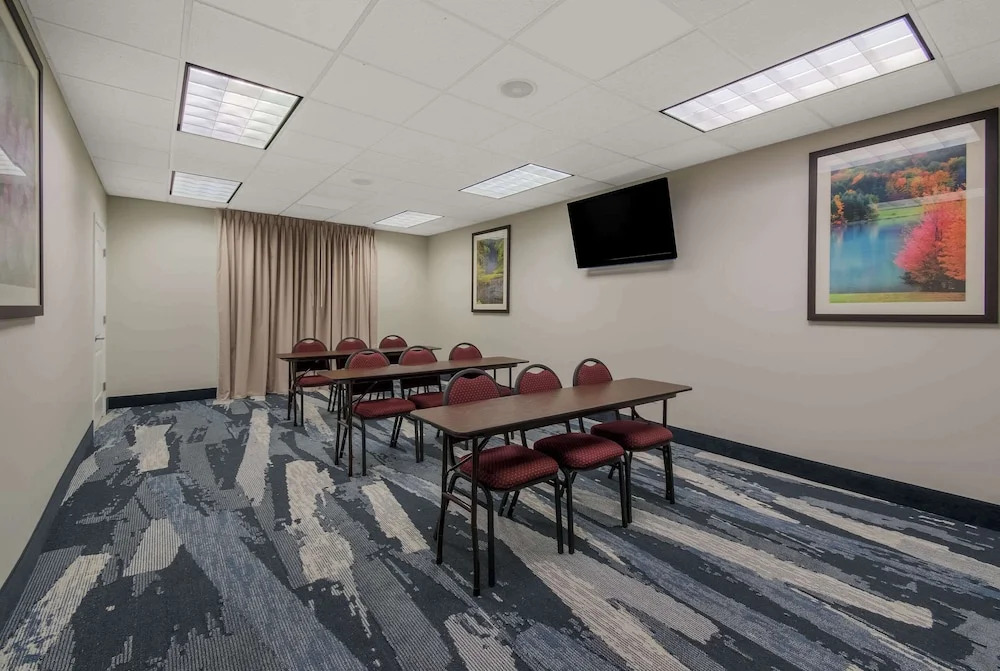 MainStay Suites