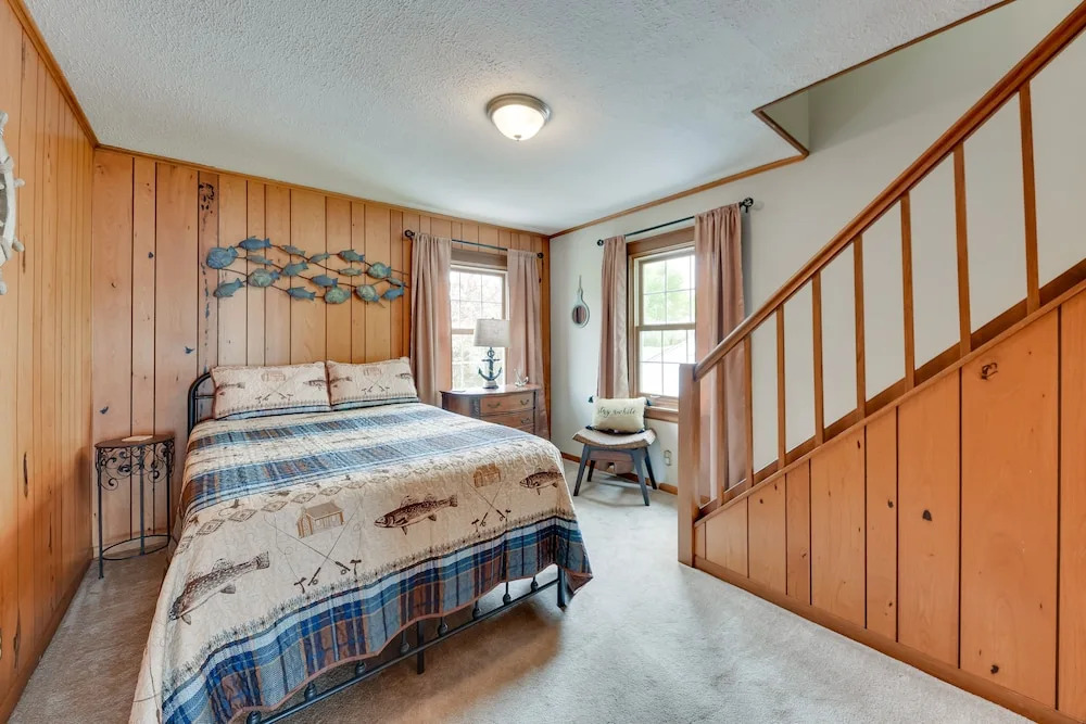 Pistakee Lake Estate w/ Boat Dock & Hot Tub!
