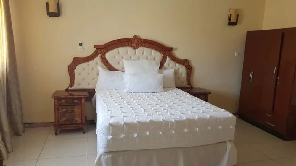 Twin Cave Lodge