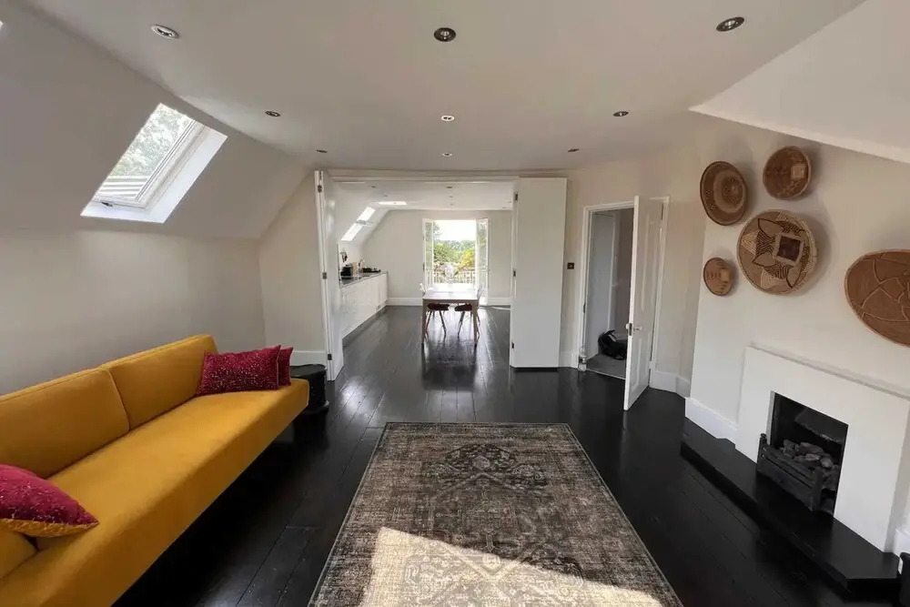 Stylish 1 Bedroom Top Floor Apartment in Highgate
