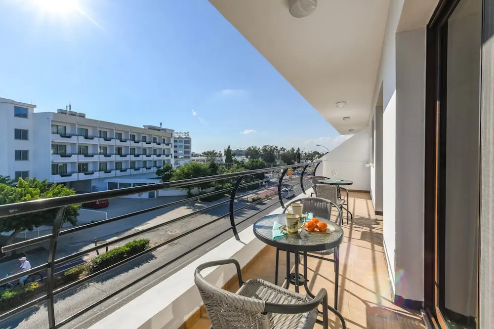 Nissi Apartment 101