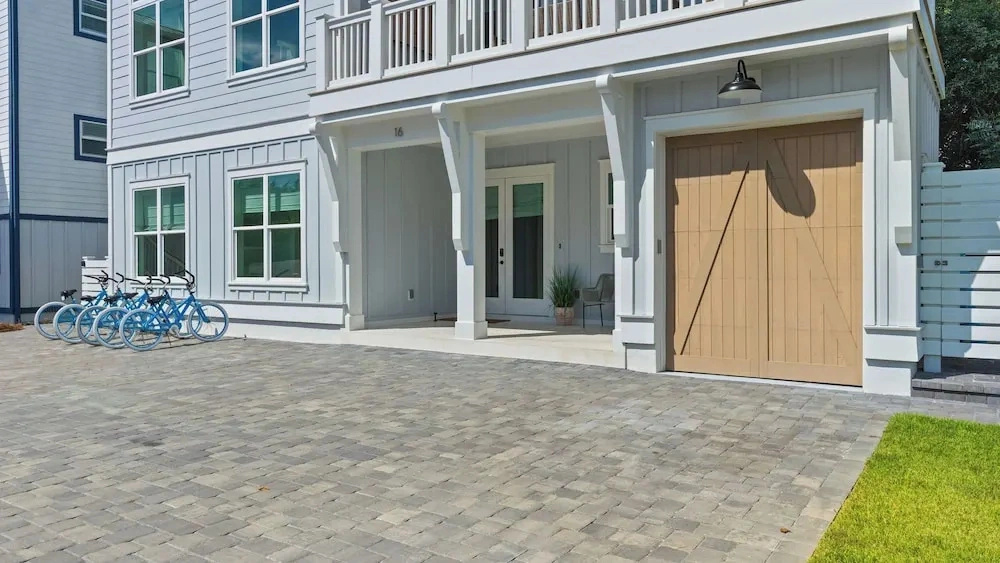 Spacious Coastal Retreat Near Inlet Beach With Bikes, Balconies & Modern Design Bluewater View by Avantstay