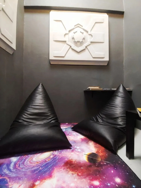Met A Space Pod At Asoke