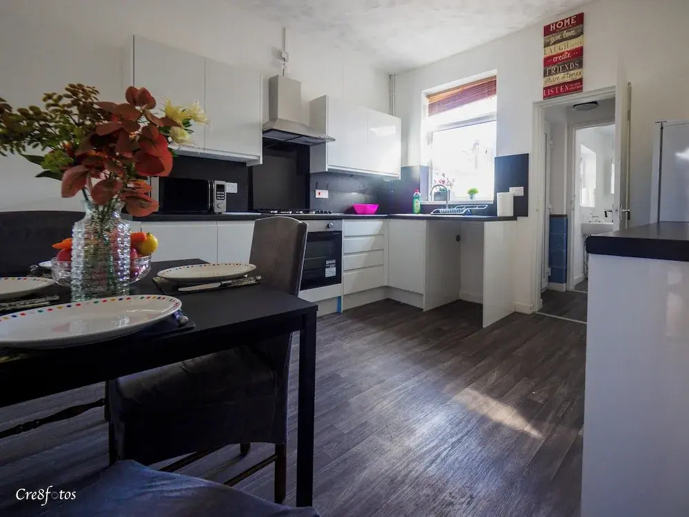 12 Cornwallis Lodge Family Room 1