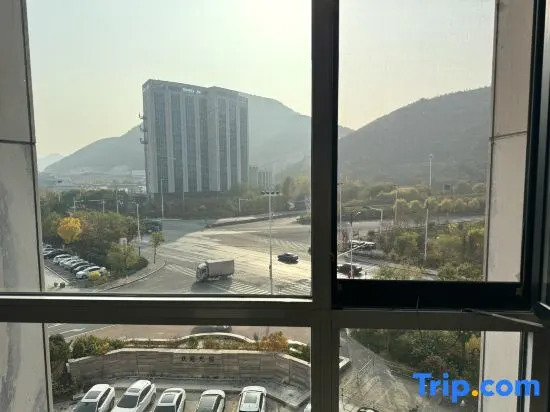 Xiqian Yujing Holiday Hotel
