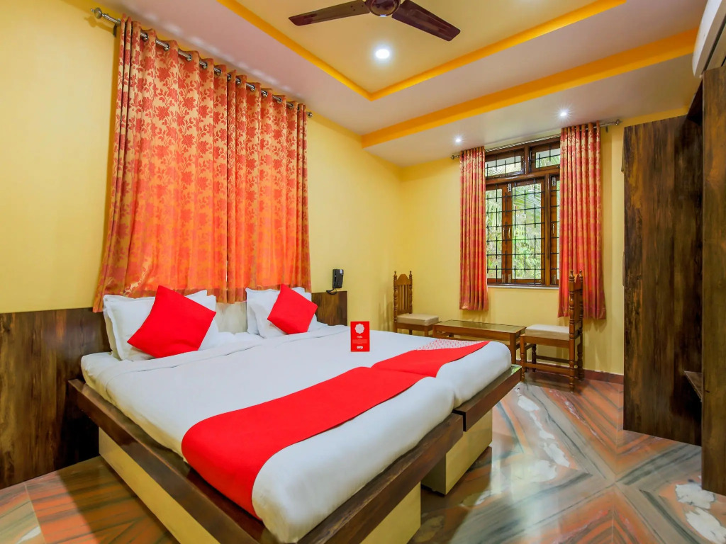 OYO 14779 Meera Motels & Residency