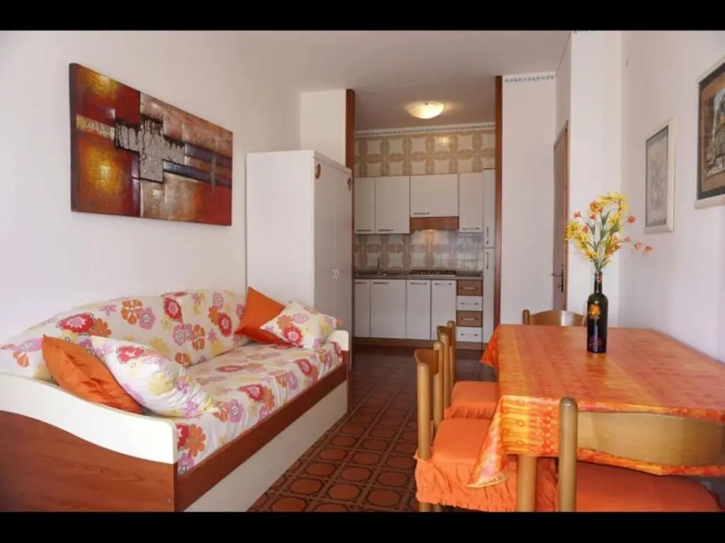 Relax in a Flat With Pool
