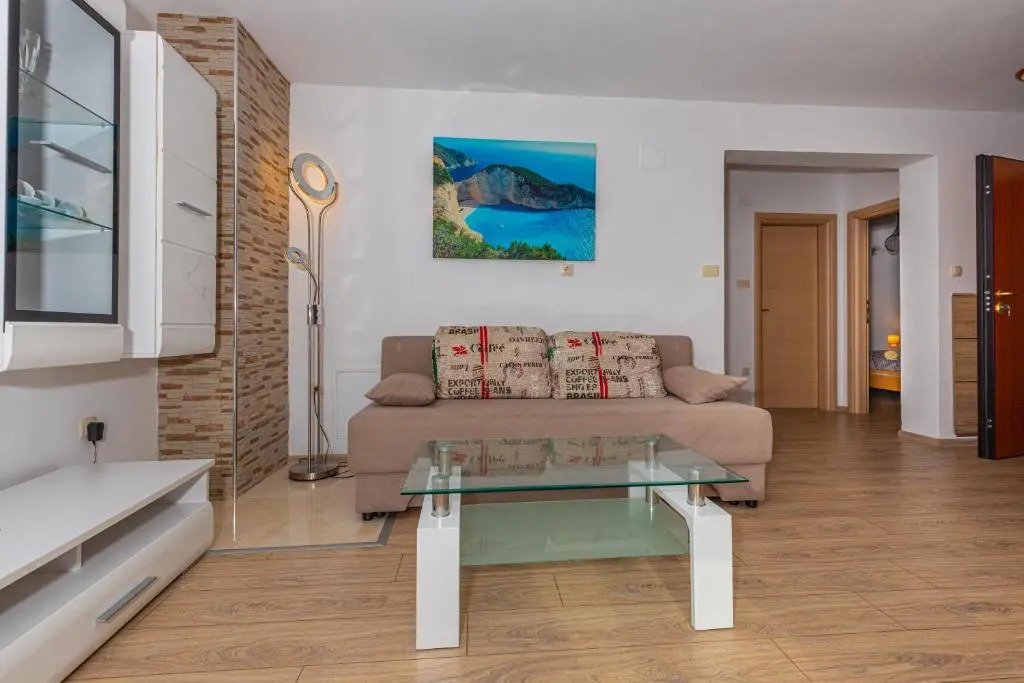 Apartments Sare