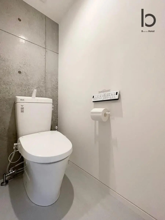 Brand new 1BR apt 5 mins walk to peace park great city view good for 7PPL