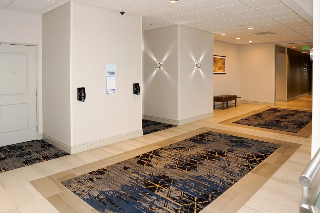Holiday Inn Express & Suites - Aurora Medical Campus by IHG