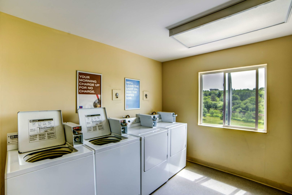 Motel 6-Huntsville, ON