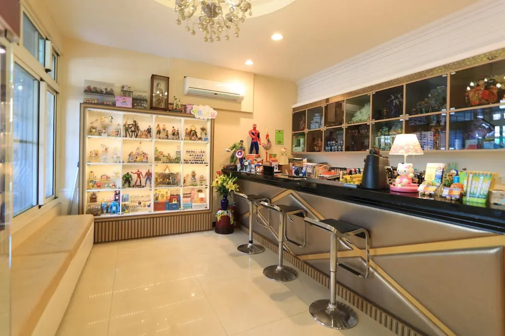 Doll House Lodge
