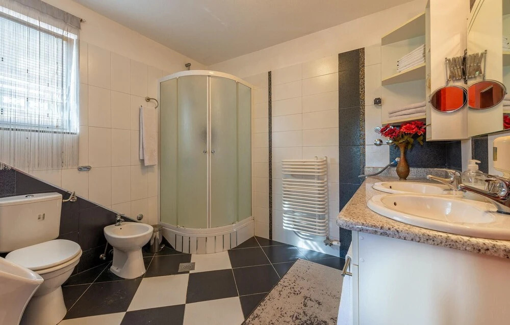 Nice Home In Zadar With Wifi
