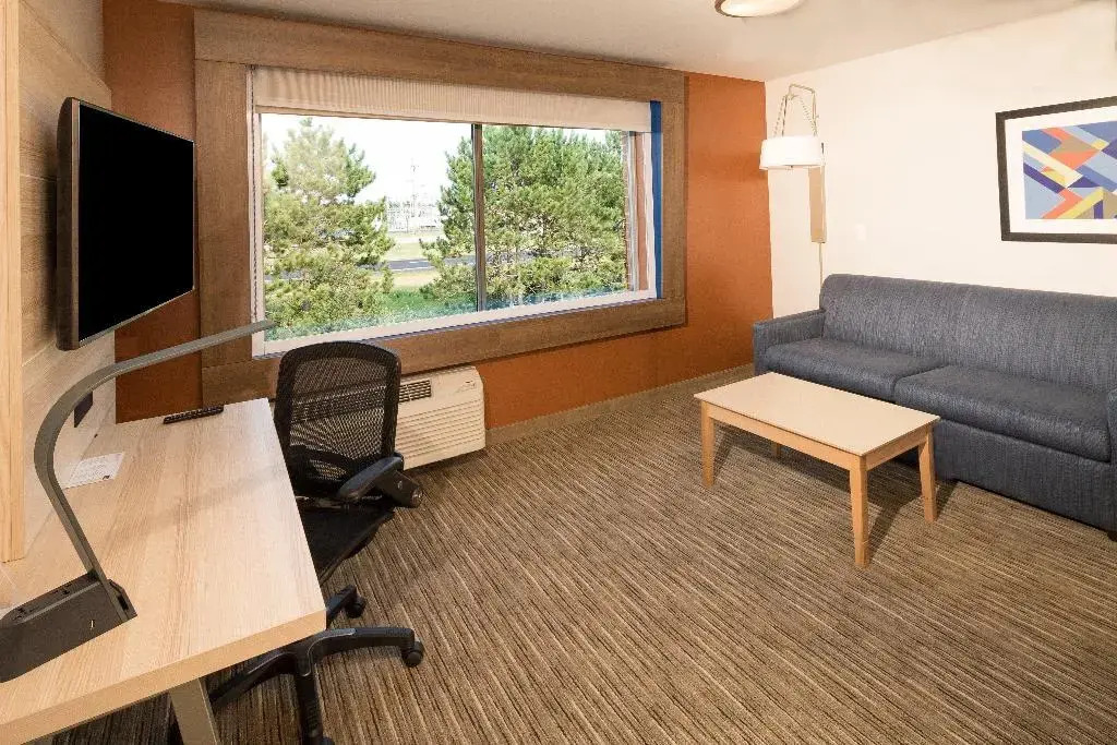 Holiday Inn Express Hotel & Suites Bay City by IHG