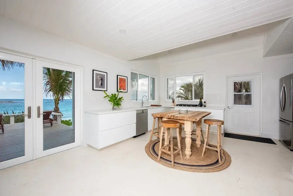 Veselka - Remodeled Home On Double Bay Beach 3 Bedroom Home
