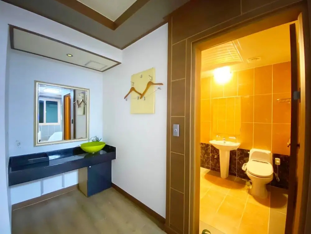 F-one Hotel