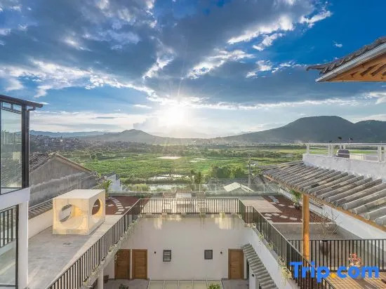 Sanwanli Senlv Designer Homestay (Tengchong Heshun Ancient Town)