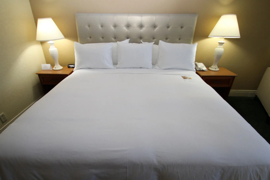 Radisson Rochester Airport