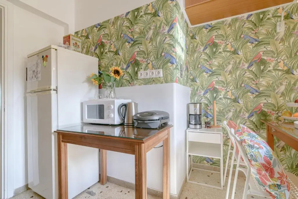 Brand new, sunny & comfy flat @ Koukaki up to 8ppl