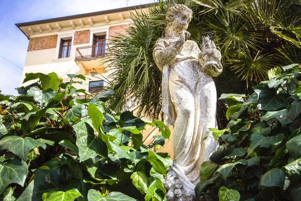 Alla Villa Liberty Bed  Breakfast