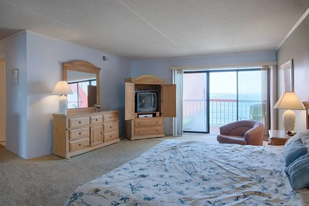 Rainbow 1109 - 2 Br Condo