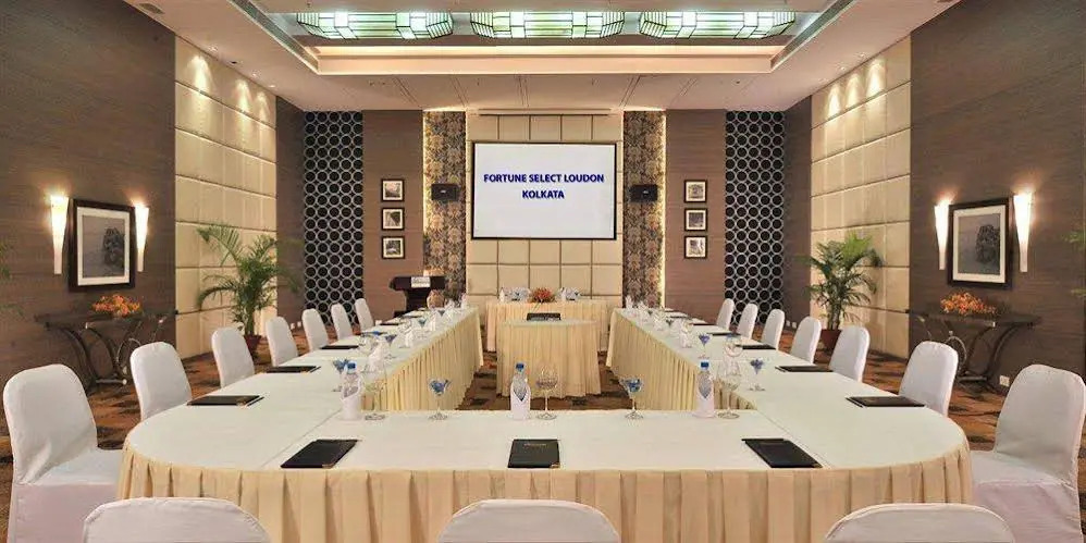 Goroomgo Amit Guest House Tagore Park
