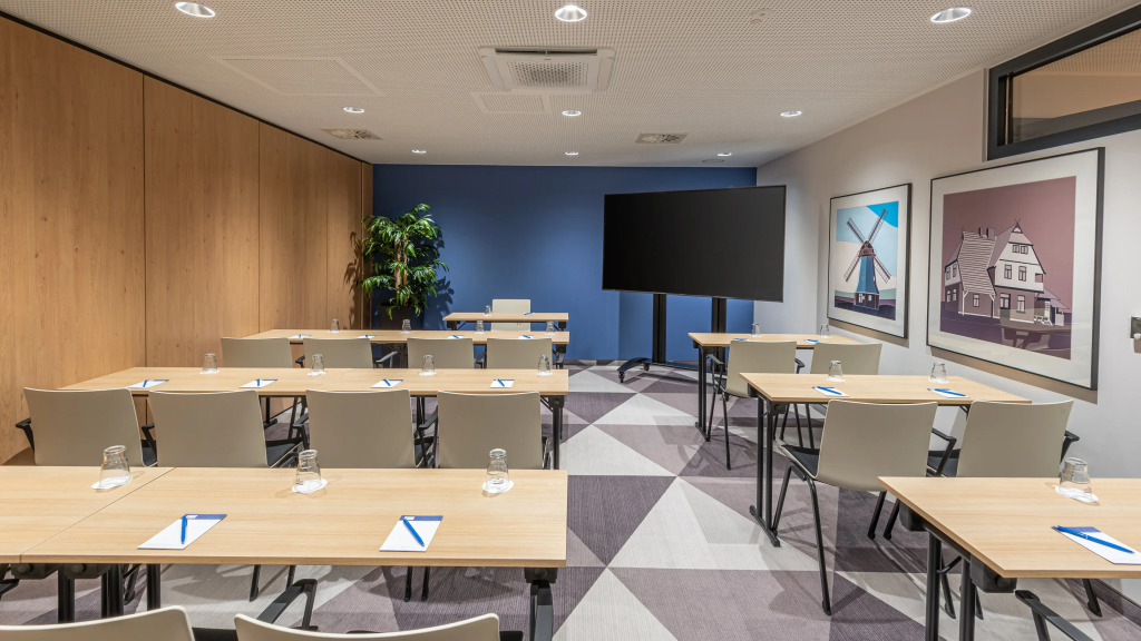 Holiday Inn Express - Hamburg South A7-AS42 by IHG