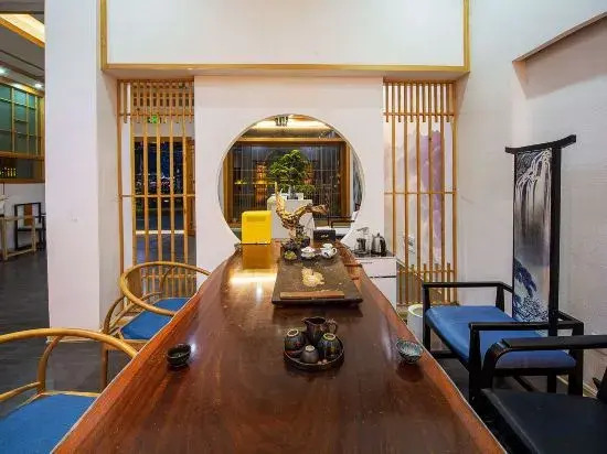 Phoenix Mandu River View Homestay