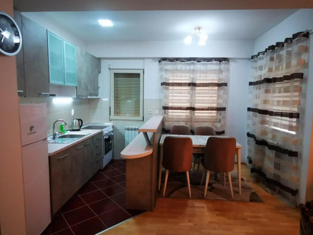 Splendid Two Bedroom Apartment Anastas Mitrev 25