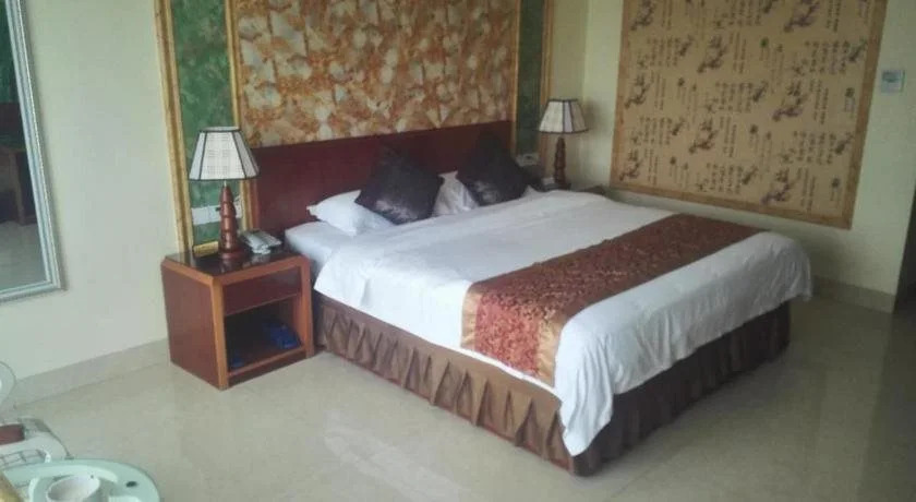 Fengxianghu Hotel (Haikou East High-speed Railway Station)
