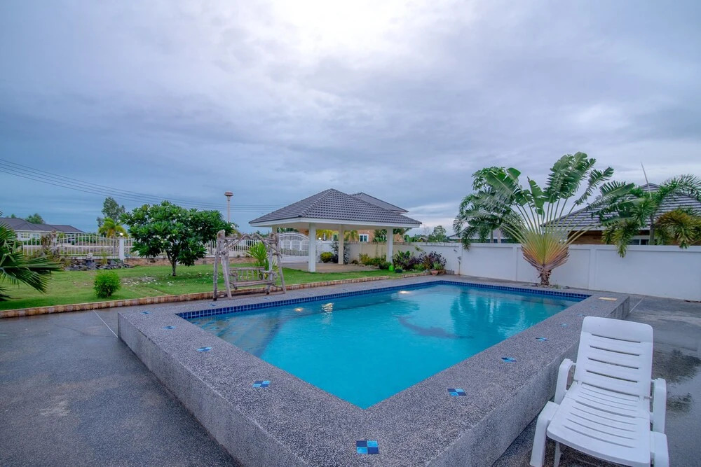 Baan Lake Hill Party Pool Villa