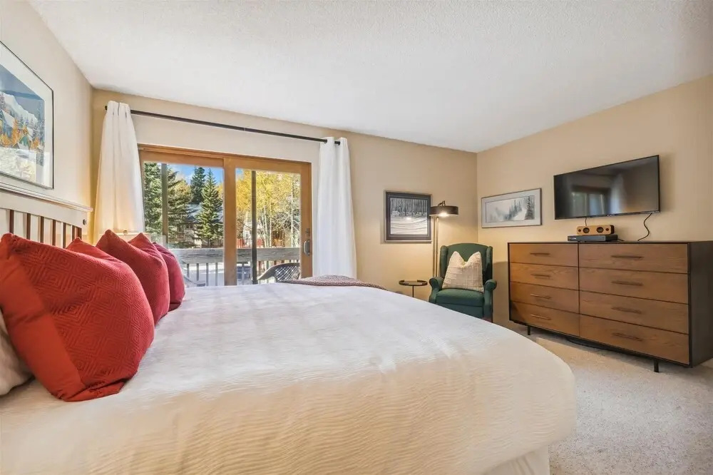 Winter Point 20 by RedAwning