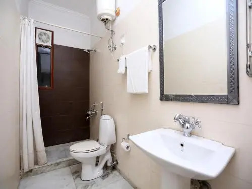 OYO 545 the Abode